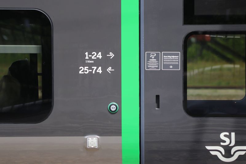 Gloednieuwe Zweedse Civity door Nederland getrokken